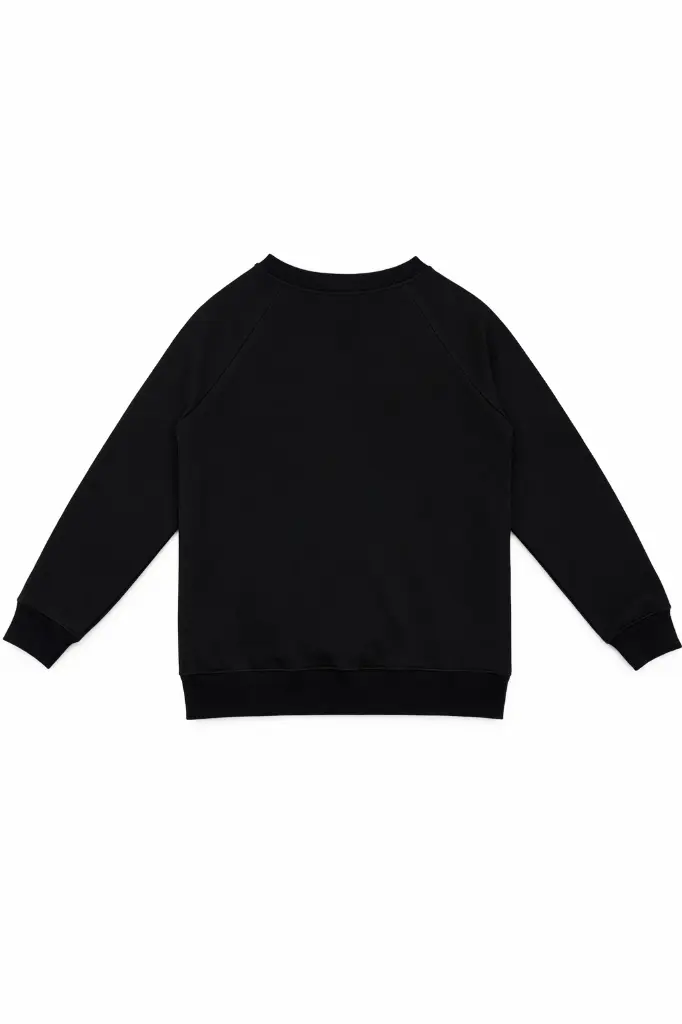 buzo negro espalda .webp